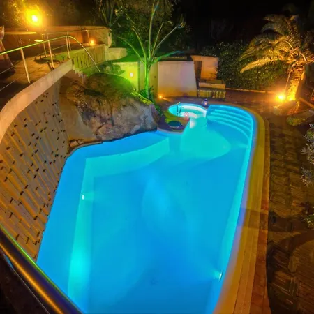 Taalia Bed & Breakfast *